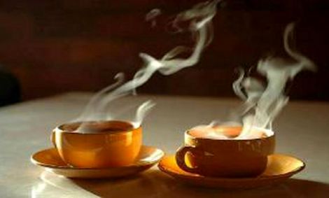 آیا نوشیدن چای کم رنگ و قهوه از بدن در مقابل ویروس کرونا محافظت می‌کند؟