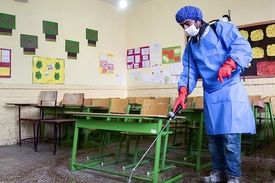 ضدعفونی تمام مدارس/رعایت فاصله بین دانش آموزان در کلاس