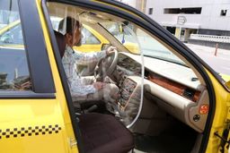 تاکسی‌ها مجاز به سوار کردن بیش از سه مسافر نیستند