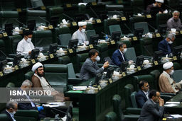 جنجال در مجلس در جریان سخنرانی ظریف