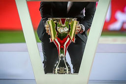 رونمایی از جام قهرمانی پرسپولیس در لیگ نوزدهم + عکس