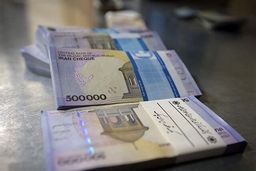 حاجی‌بابایی: حقوق بازنشستگان متناسب با شاغلان همتراز افزایش یابد