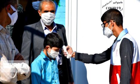 دانشآموزان با علائم عفونت ویروسی مدرسه نروند