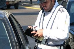 بیرون انداختن ماسک از خودرو تخلف است | جریمه آن چقدر است؟