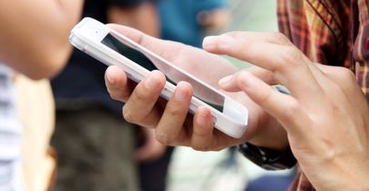 بچهها از چه سنی میتوانند موبایل داشته باشند؟