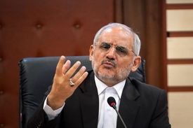 وزیر آموزش و پرورش درباره مدرسه تلویزیونی صحبت می کند