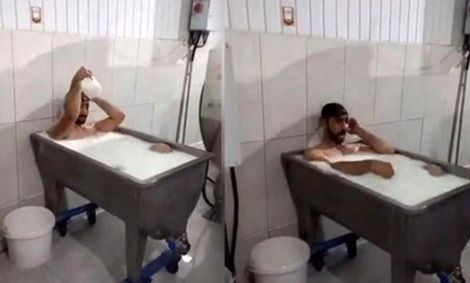 ۱۵ سال زندان برای حمام با وان پر از شیر!