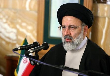 در برخورد با تخلفاتی که از ناحیه افراد نامدار سر می زند، هیچ رحمی نباید داشت