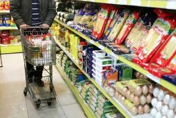 اجناس فراوان جیب‌های خالی