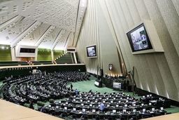 ظریف خودش استعفاء دهد در غیر اینصورت استیضاح و برکناری اش توسط مجلس انقلابی حتمی است