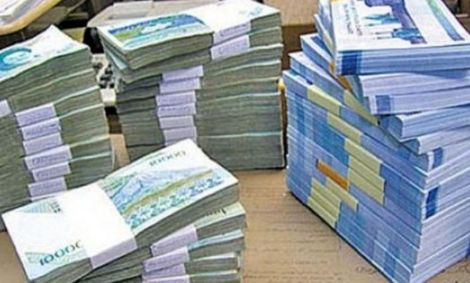 حجم نقدینگی طی سه سال گذشته به ۳,۵۰۰ هزارمیلیارد تومان رسیده است آوار نقدینگی بر سر اقتصاد کشور