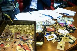 فروش سکه اصل فقط به مشتریان خاص!/ تخلف تازه در بازار طلا