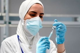 ادعاهای عجیب با نام طب ایرانی؛ از واکسیناسیون تا درمان کرونا
