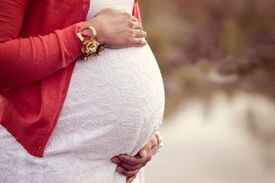 زنان باردار قربانیان جدید کرونا در موج پنجم/خانواده‌‌ها به دیدار زنان باردار نروند