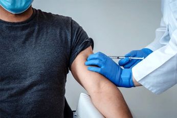 مگر نگفتید داخل واکسن فایزر و مدرنا وسایل جاسوسی کار گذاشته اند؟پس چرا وارداتش آزاد شد؟