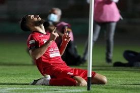 سکوت عجیب ستاره سرخپوشان/ نوراللهی با شباب الاهلی امارات قرارداد بسته است؟