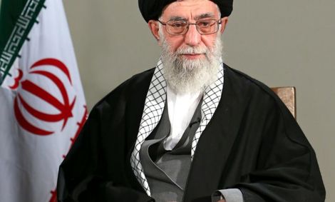 تصویری از رهبر انقلاب در ابتدای مراسم عزاداری اربعین حسینی علیه‌السلام