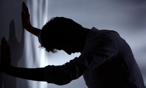 افسردگی و عواقب مخرب آن بر زندگی/ آیا رهایی از افسردگی درمان دارد؟