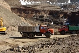 سنگ معدن غیر مجاز به وزن ۱۸ تن در اسفراین کشف شد