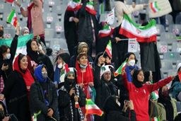 گزینش زنان تماشاگر بازی عراق و ایران بر چه اساسی بود؟