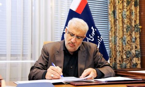 وزیر نفت: طرح تخصیص سهمیه بنزین به همه مردم در حال بررسی است
