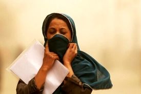 وزش باد شدید و گردوخاک در تهران/کاهش نسبی دما تا سه‌شنبه