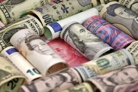 صادرکنندگان برای فروش ارز به صف شدند