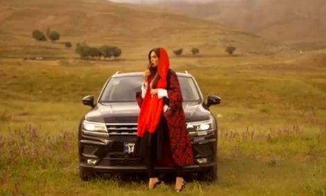 به بهانۀ حذف از بیلبورد