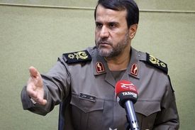 باید دست پلیس را هم بوسید که با بی‌حجابی‌ها برخورد کرد