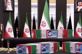 سران و مقامات ۶۸ کشور به رئیس جمهور فقید و هیئت همراهش ادای احترام کردند