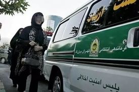نوروزی، حقوقدان: جریانات راست تندرو و نو‌اصولگرا مانع تصویب قانون منع خشونت علیه زنان، باعث تصویب قانون فاجعه بار حجاب و پشتیبان گشت ارشاد بودند و هستند.