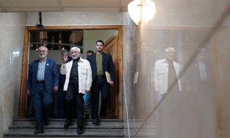 حمله تند روزنامه فرهیختگان به جریان سعید جلیلی: مگر نگفتید رای روستاها را دارید؟ معلوم است عدد نمی دانید/ پزشکیان را به حمایت از همجنس بازان متهم کردید
