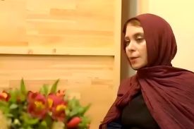 زهرا موسوی، دختر میرحسین موسوی از اخراجش از دانشگاه خبر داد