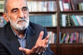شریعتمداری به شورای راهبری پزشکیان تهمت دفاع از همجنس بازی زد!