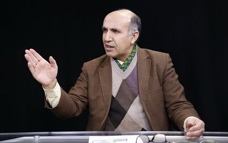 پازوکی، اقتصاددان: آزادی حجاب به نفع اقتصاد کشور، مذهب و مذهبیون است./ دولت ۳۳ ماه است که برسرکار آمده اما هنوز استراتژی اقتصادی آن مشخص نیست!/ مگر مشکل امروز کشور آزادسازی جت شخصی است؟