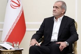 پزشکیان: اجرای توافق جامع ایران و چین را پیگیری می‌کنیم