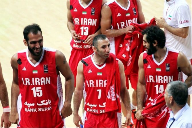 مثلث طلایی بسکتبال و چالش عجیب بی تیم ماندن!