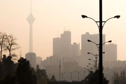 مدرسه‌ها تعطیل شد نیروگاه‌های آلوده نه