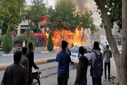 تعداد کل معترضیان از شب جمعه تاکنون مجموعا ۸۷۴۰۰ نفر برآورد شده / شیوه عملکرد هسته اصلی خشونت نشان می‌دهد که کاملا آموزش دیده بودند