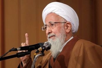 واکنش آیتالله جوادیآملی به حمله به مساجد در ناآرامیهای اخیر/ ائمه جمعه به سمت دنیا نروند که آبروبر است